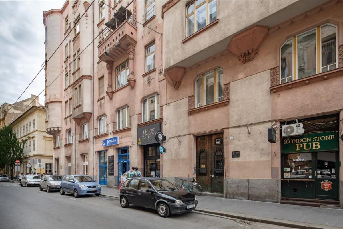 Extra Central - Mini Modern Studio Budapest Eksteriør billede