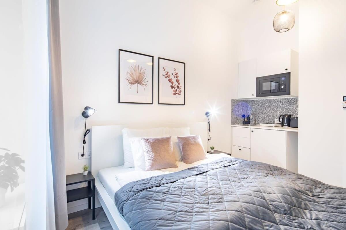 Extra Central - Mini Modern Studio Budapest Eksteriør billede