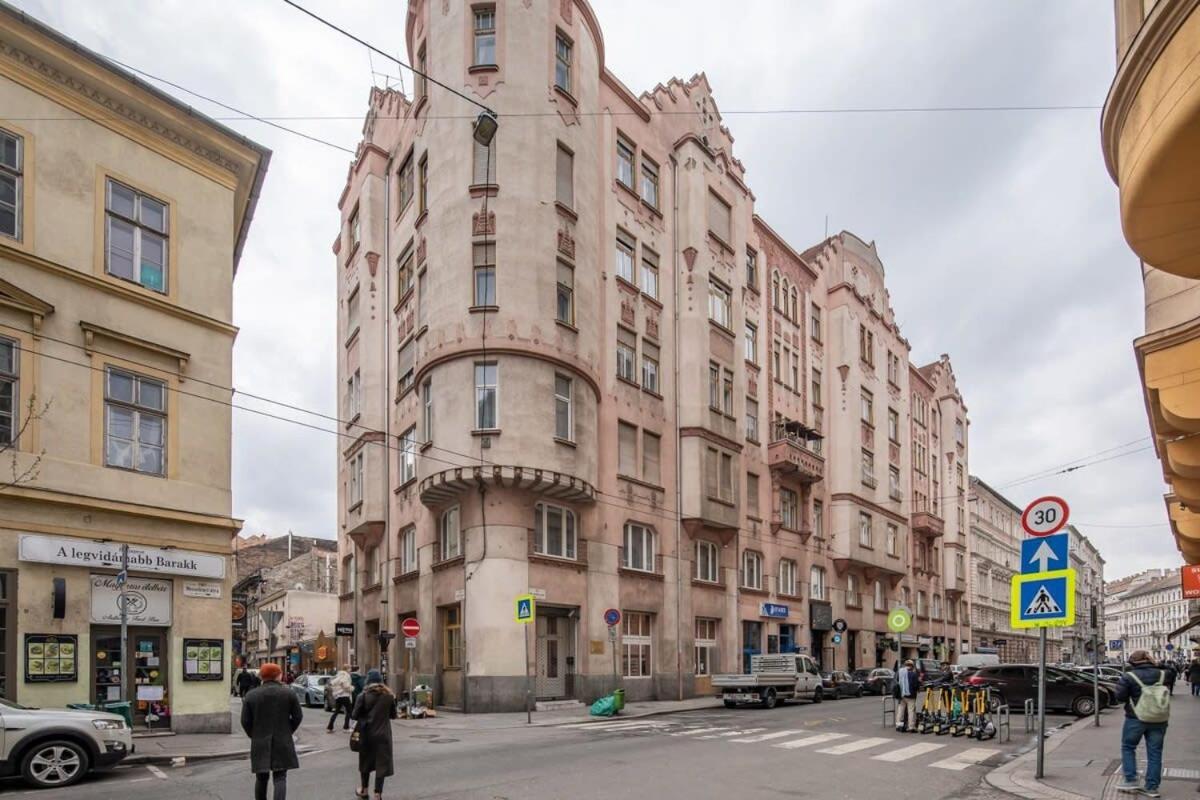 Extra Central - Mini Modern Studio Budapest Eksteriør billede