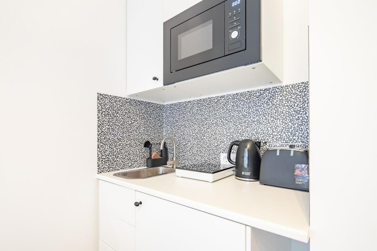 Extra Central - Mini Modern Studio Budapest Eksteriør billede